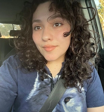 ELIZABETH REYES photo